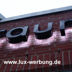 reliefbuchstaben profilbuchstaben RAUM ART berlin leuchtreklame einzelbuchstaben front und rücklechtet